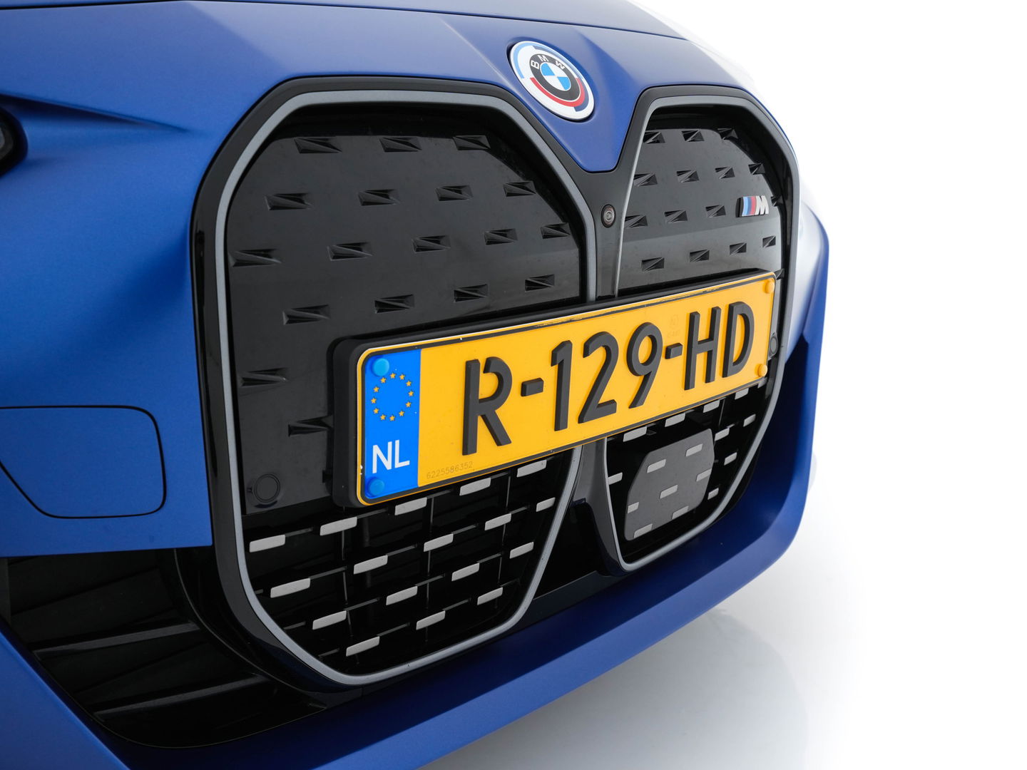 BMW i4 M50 M-Sportpack High Executive 84 kWh [ 3-Fase ] {SOH-97%} (INCL-BTW) *HEAD-UP | LASER-LED | LUXURY-LEATHER | HARMAN/KARDON | ADAPTIVE-CRUISE | BLIND-SPOT | TOP-VIEW | HEATED-SPORTSEATS | DAB+ | WIDE-COCKPIT | AMBIENT-LIGHT | NAVI-FULLMAP | 19