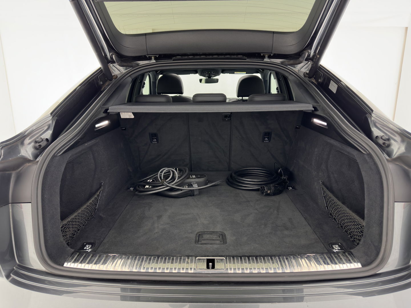 Audi e-tron Sportback 50 Quattro S-Line Black-Edition 71 kWh [3-Fase] {SOH-99%} (INCL-BTW) *PANO | LEATHER-ALCANTARA | ADAPTIVE-CRUISE | FULL-LED | DIGI-COCKPIT | KEYLESS | MEMORY-PACK | CAMERA | NAVI-FULLMAP | SHIFT-PADDLES | DAB+ | COMFORT-SEATS | 21''ALU*