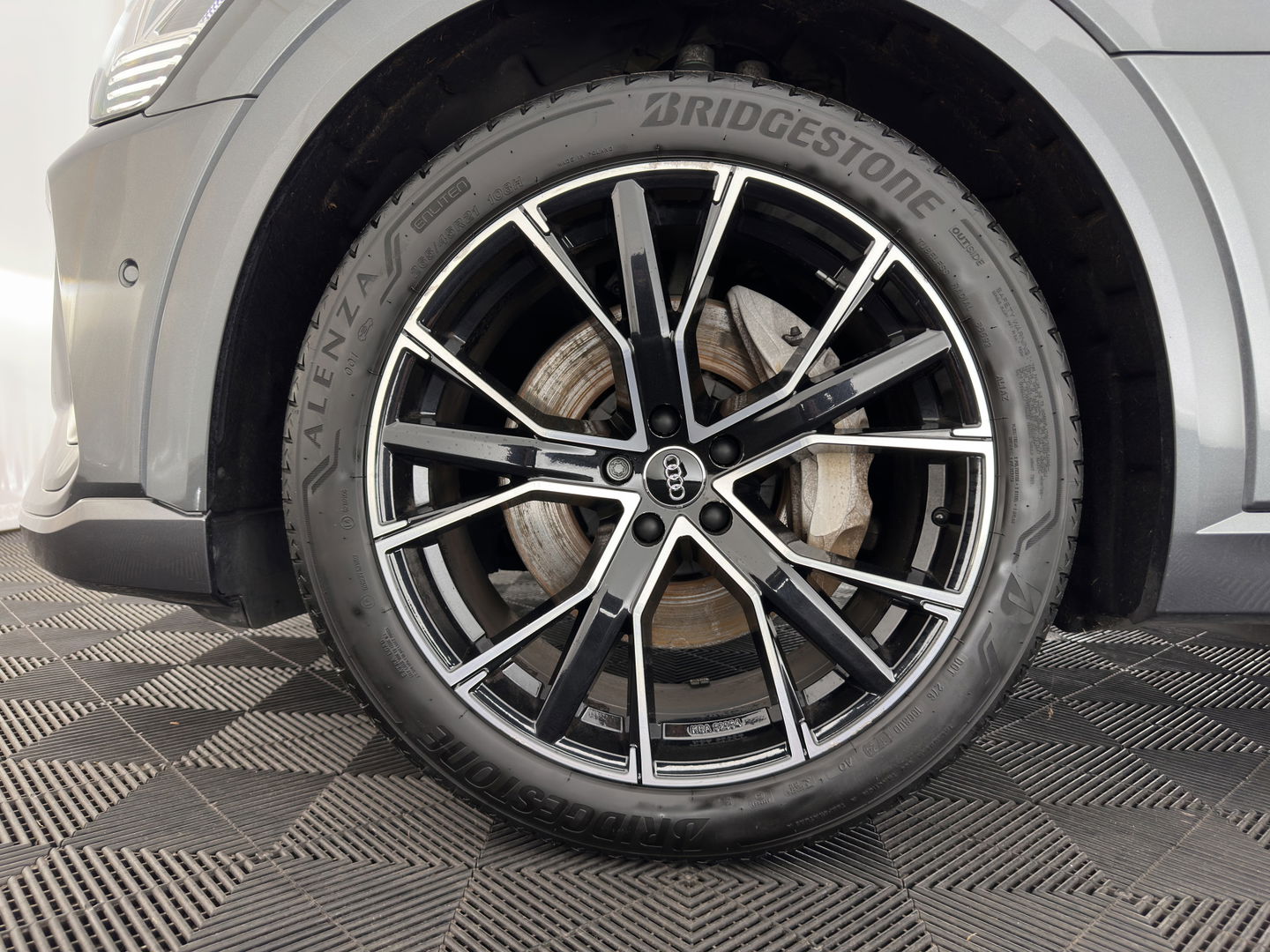 Audi e-tron Sportback 50 Quattro S-Line Black-Edition 71 kWh [3-Fase] {SOH-99%} (INCL-BTW) *PANO | LEATHER-ALCANTARA | ADAPTIVE-CRUISE | FULL-LED | DIGI-COCKPIT | KEYLESS | MEMORY-PACK | CAMERA | NAVI-FULLMAP | SHIFT-PADDLES | DAB+ | COMFORT-SEATS | 21''ALU*