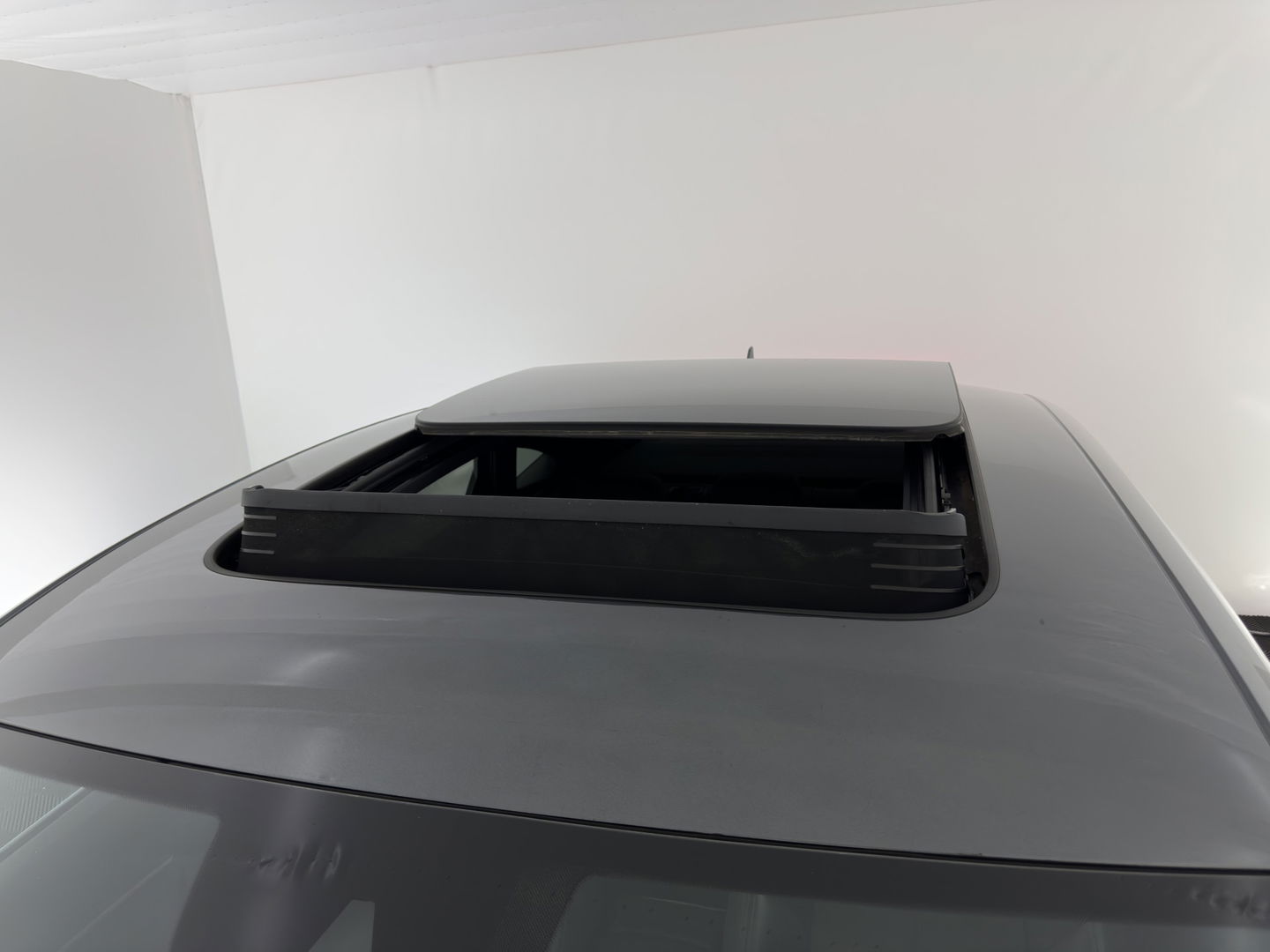 Audi e-tron Sportback 50 Quattro S-Line Black-Edition 71 kWh [3-Fase] {SOH-99%} (INCL-BTW) *PANO | LEATHER-ALCANTARA | ADAPTIVE-CRUISE | FULL-LED | DIGI-COCKPIT | KEYLESS | MEMORY-PACK | CAMERA | NAVI-FULLMAP | SHIFT-PADDLES | DAB+ | COMFORT-SEATS | 21''ALU*