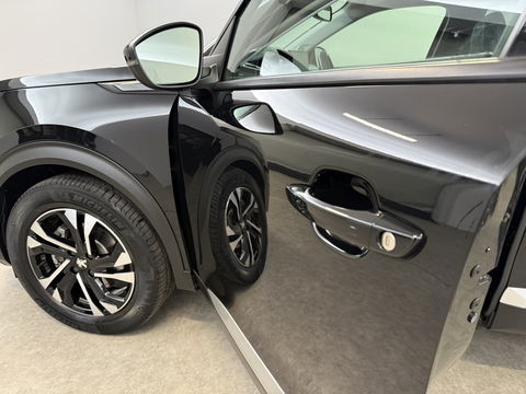 Peugeot e-2008 EV Allure 50 kWh | SOH 92% | Snelladen | Virtual | Adap.Cruise | Camera | Carplay | Keyless | Stoelverw. | Parkeersens.