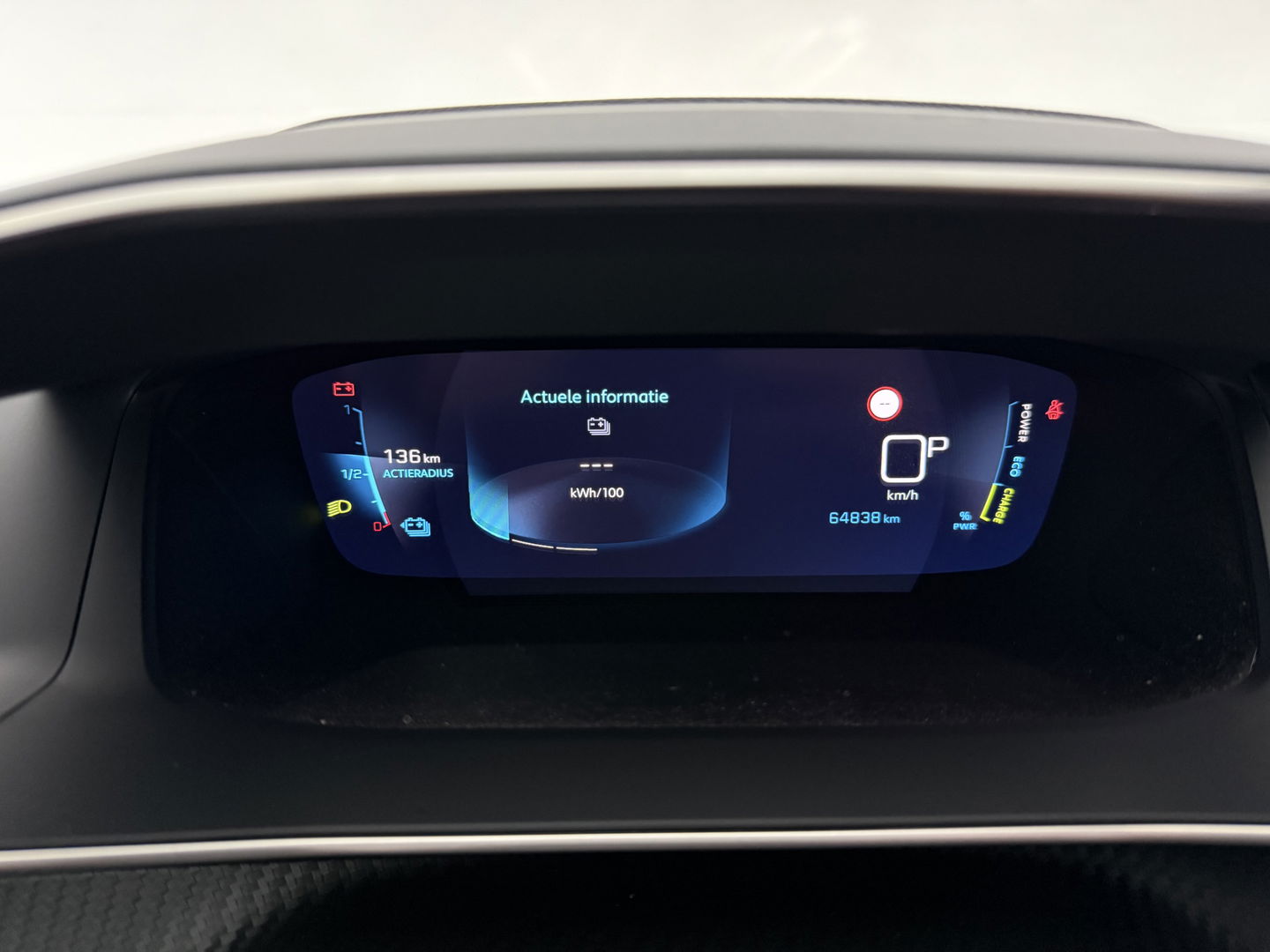 Peugeot e-2008 EV Allure 50 kWh | SOH 92% | Snelladen | Virtual | Adap.Cruise | Camera | Carplay | Keyless | Stoelverw. | Parkeersens.