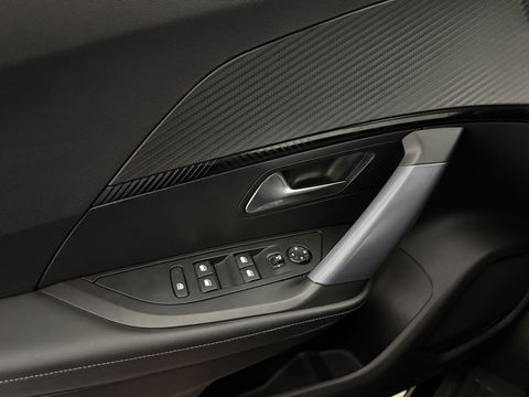 Peugeot e-2008 EV Allure 50 kWh | SOH 92% | Snelladen | Virtual | Adap.Cruise | Camera | Carplay | Keyless | Stoelverw. | Parkeersens.