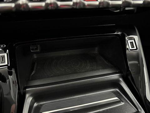 Peugeot e-2008 EV Allure 50 kWh | SOH 92% | Snelladen | Virtual | Adap.Cruise | Camera | Carplay | Keyless | Stoelverw. | Parkeersens.