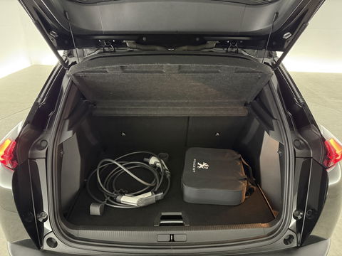 Peugeot e-2008 EV Allure 50 kWh | SOH 92% | Snelladen | Virtual | Adap.Cruise | Camera | Carplay | Keyless | Stoelverw. | Parkeersens.