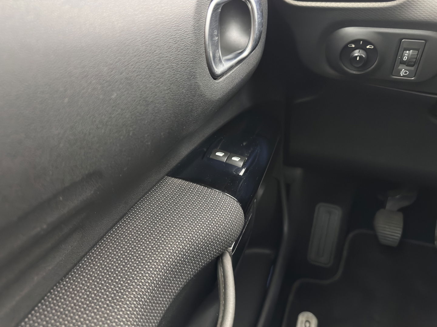 Citroën C4 Cactus 1.6 BlueHDi Feel *NAVI-FULLMAP | HEATED-COMFORTSEATS | CAMERA | ECC | PDC | CRUISE*