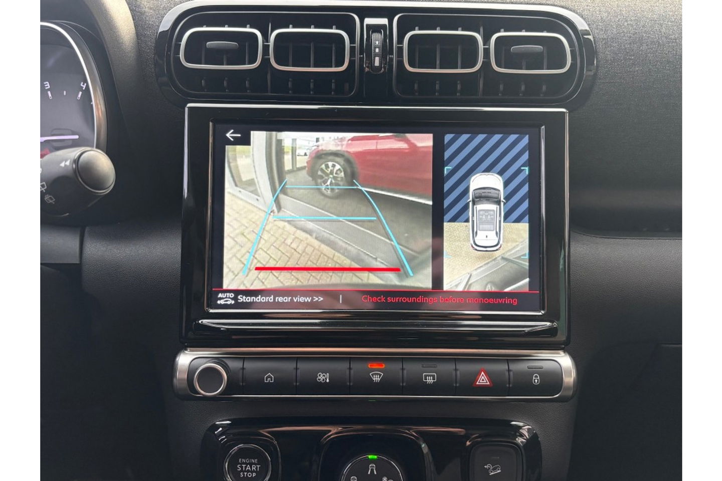 Citroën C3 Aircross 1.2 PT S&S SHINE AUTOMAAT NAVI PDC CRUISECONTROL.