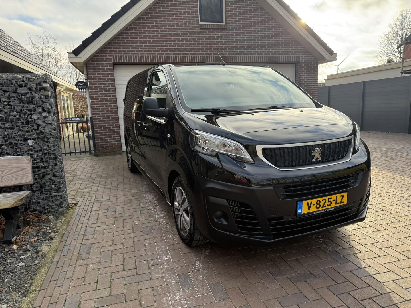 Peugeot Expert 226S 1.6 BlueHDI 95 zwart metallic 76688km nap