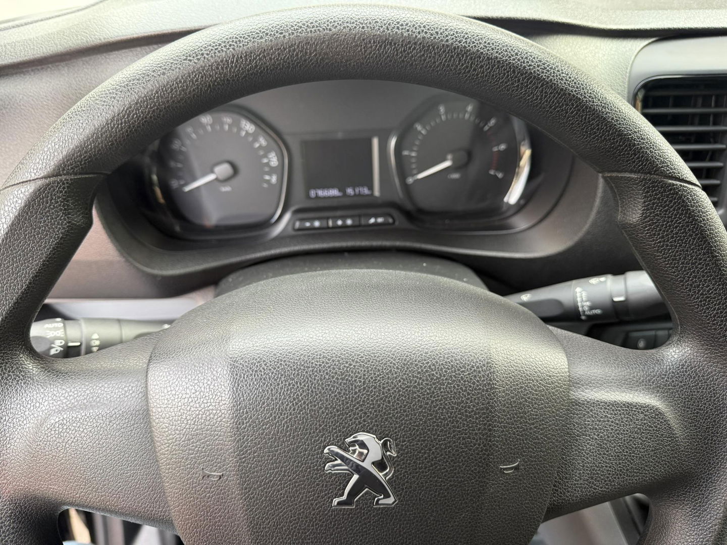 Peugeot Expert 226S 1.6 BlueHDI 95 zwart metallic 76688km nap