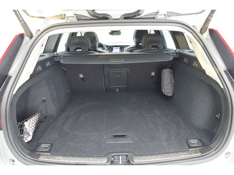 Volvo V60 2.0 T8 Plug-in hybrid AWD Ultra Dark | Full Option |  Bowers & Wilkins | Massage | Trekhaak | HUD |