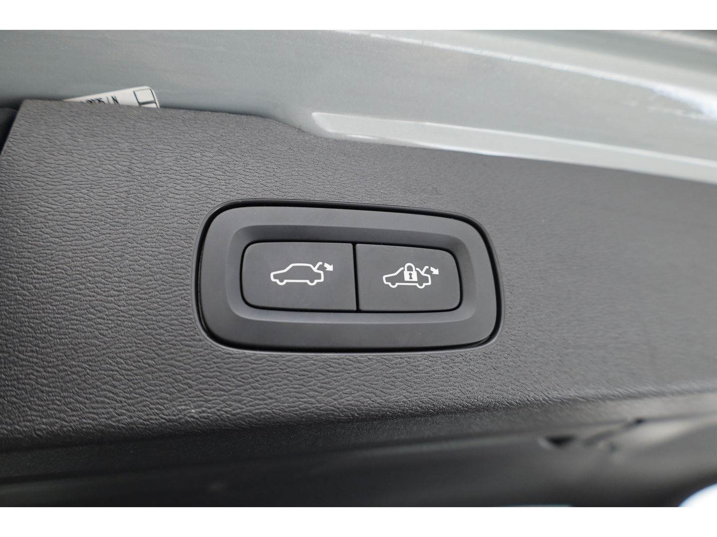 Volvo V60 2.0 T8 Plug-in hybrid AWD Ultra Dark | Full Option |  Bowers & Wilkins | Massage | Trekhaak | HUD |