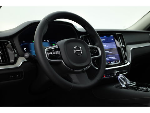Volvo V60 2.0 T8 Plug-in hybrid AWD Ultra Dark | Full Option |  Bowers & Wilkins | Massage | Trekhaak | HUD |
