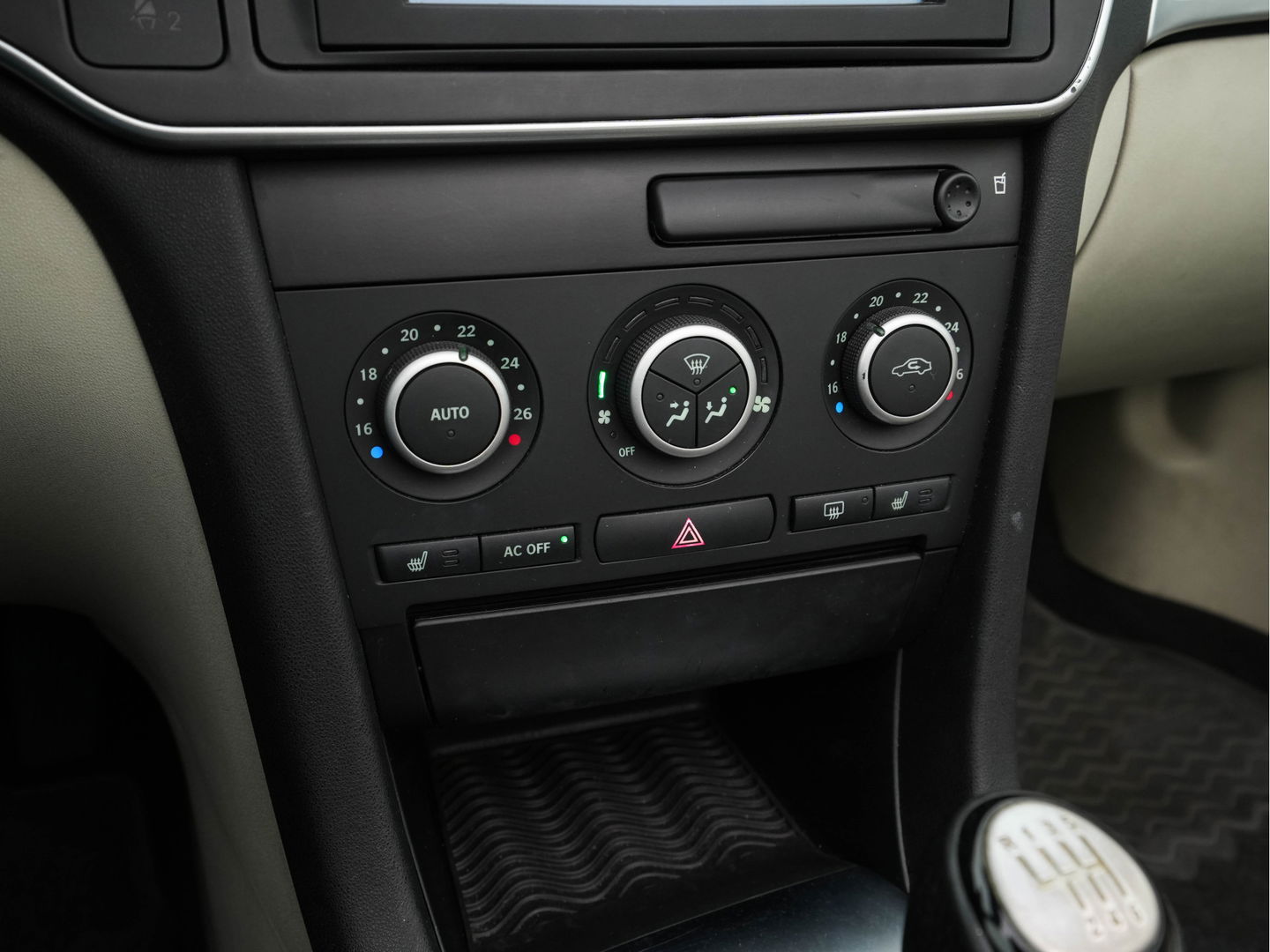 Saab 9-3 Cabrio 1.9 TiD Vector *NAVI-FULLMAP | NAPPA-LEATHER | ECC | PDC | CRUISE | HEATED-COMFORTSEATS | TOWBAR | 17''ALU*