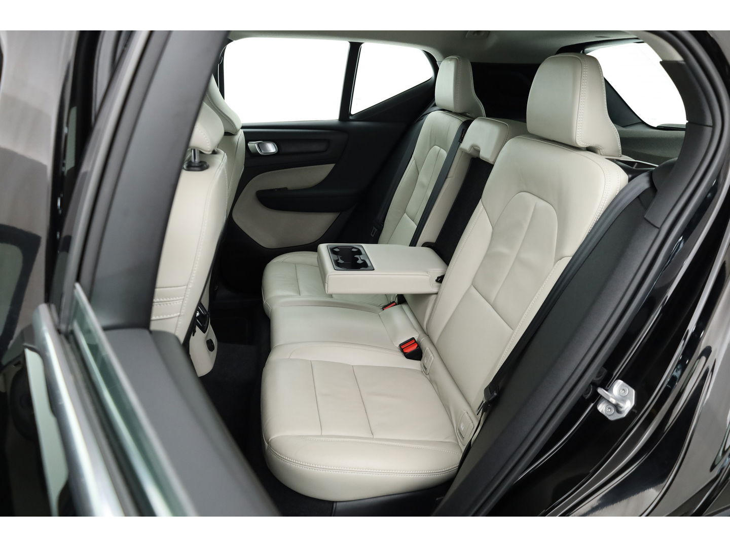 Volvo XC40 1.5 T4 Recharge Inscription Expression | Leer Blond | Stoel + stuurverw. | Camera | elek. stoelen |