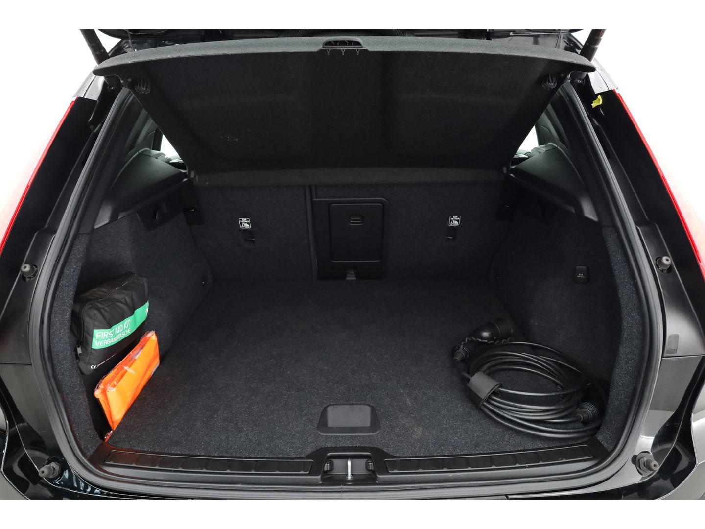 Volvo XC40 1.5 T4 Recharge Inscription Expression | Leer Blond | Stoel + stuurverw. | Camera | elek. stoelen |