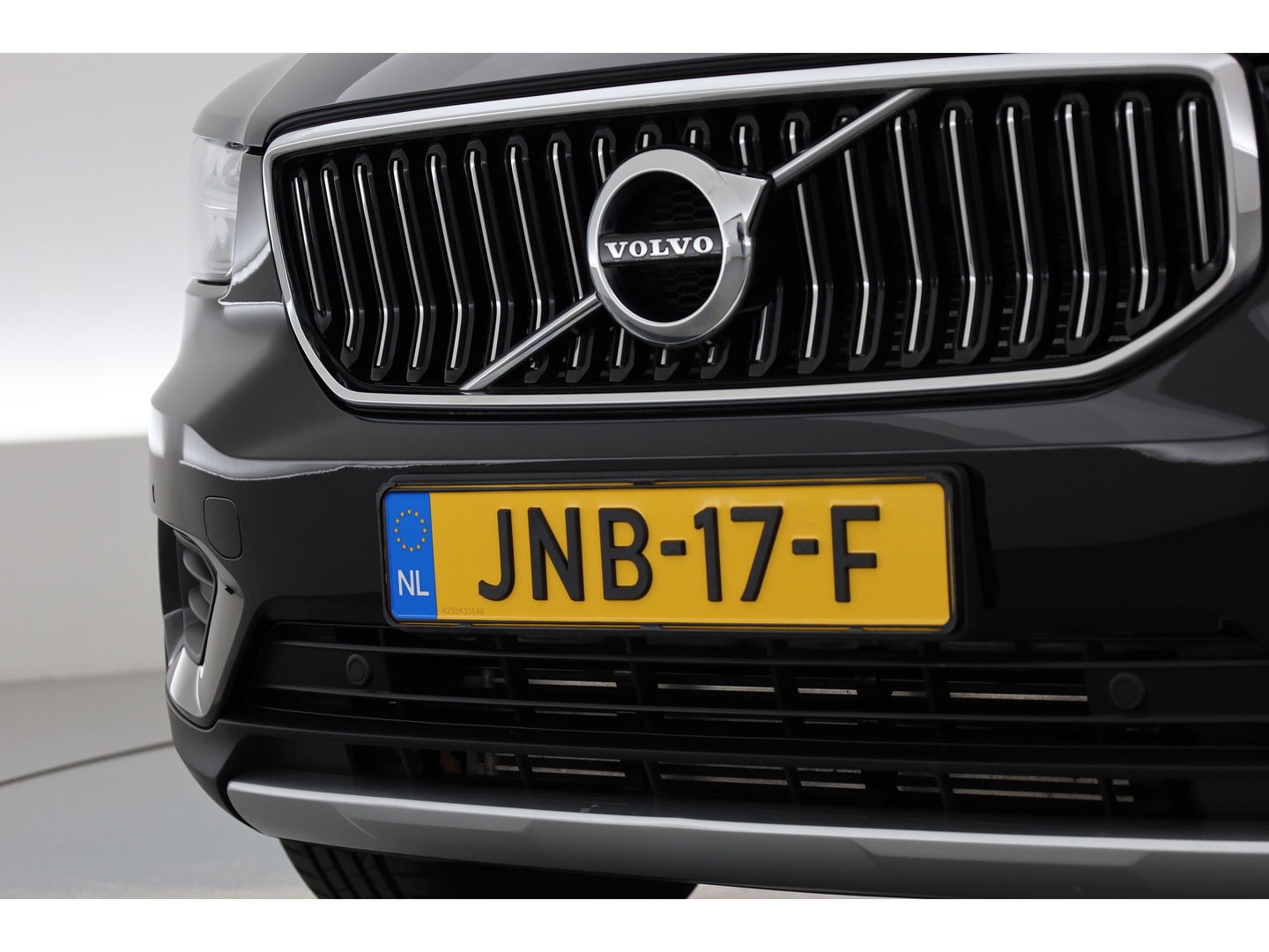 Volvo XC40 1.5 T4 Recharge Inscription Expression | Leer Blond | Stoel + stuurverw. | Camera | elek. stoelen |