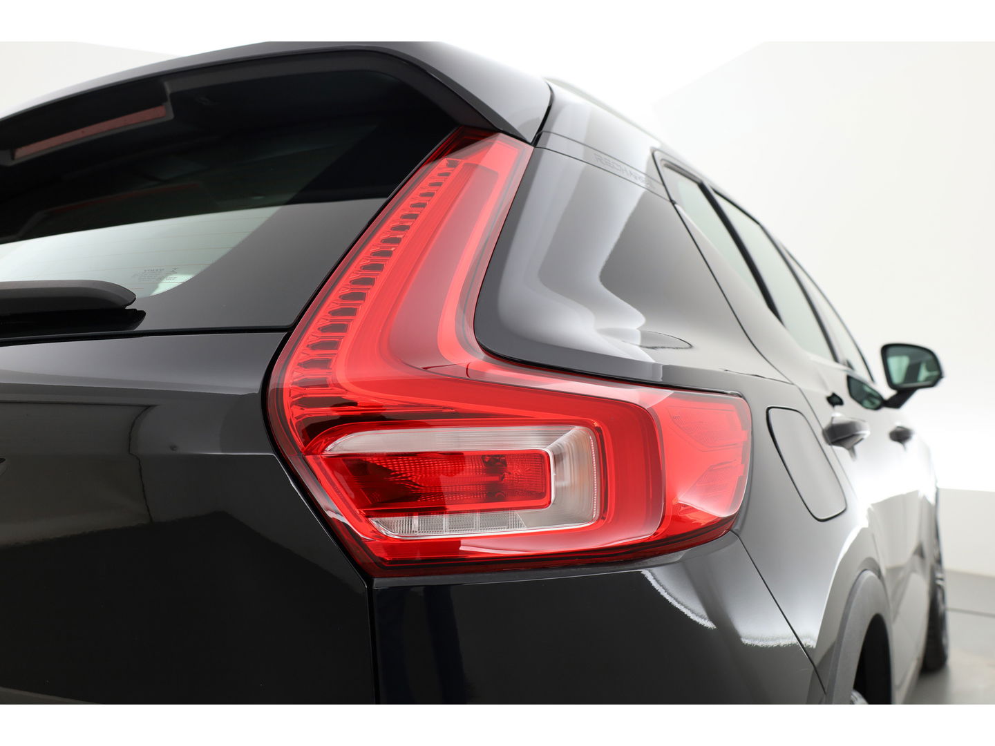 Volvo XC40 1.5 T4 Recharge Inscription Expression | Leer Blond | Stoel + stuurverw. | Camera | elek. stoelen |