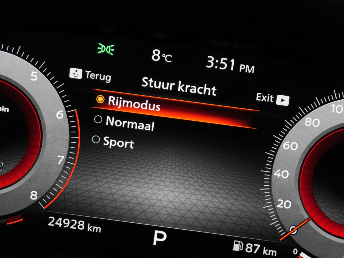 Nissan QASHQAI 1.3 PREMIERE/ 360°CAMERA/ HEAD-UP/ PANORAMADAK/ TREKHAAK/ NL-AUTO VAN 1STE EIGENAAR