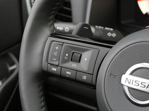 Nissan QASHQAI 1.3 PREMIERE/ 360°CAMERA/ HEAD-UP/ PANORAMADAK/ TREKHAAK/ NL-AUTO VAN 1STE EIGENAAR