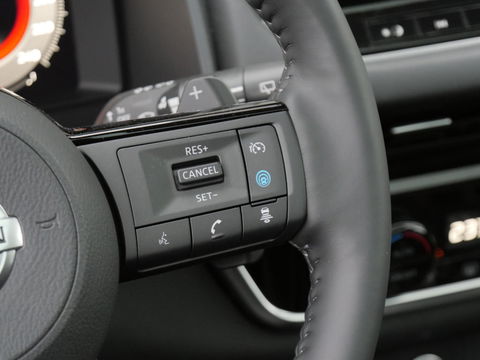 Nissan QASHQAI 1.3 PREMIERE/ 360°CAMERA/ HEAD-UP/ PANORAMADAK/ TREKHAAK/ NL-AUTO VAN 1STE EIGENAAR