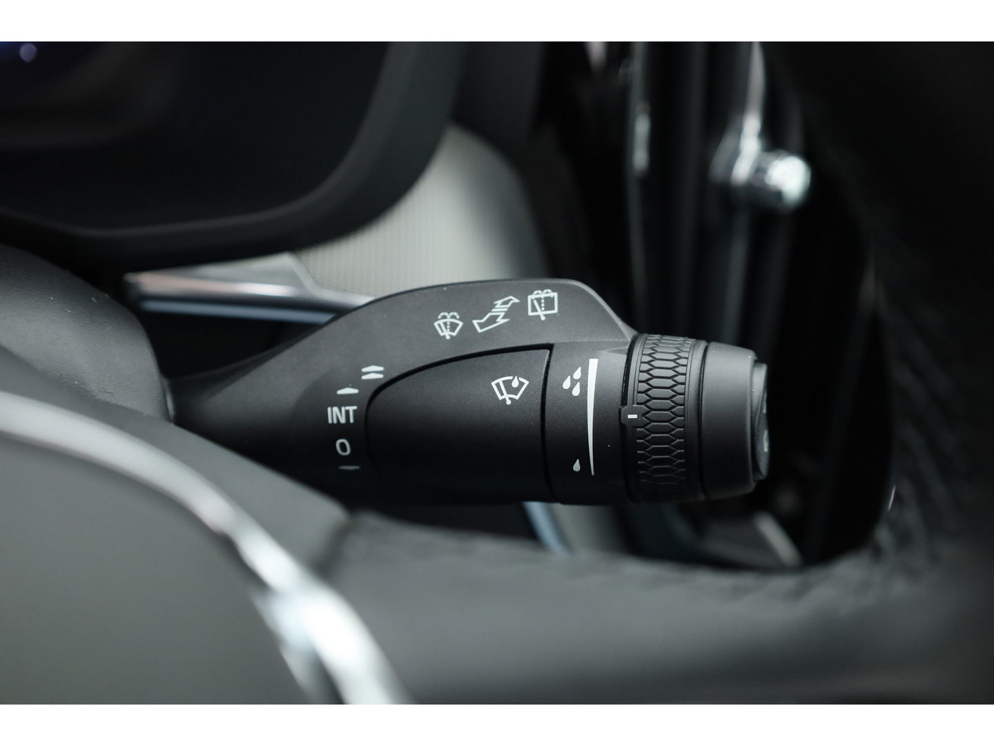 Volvo XC60 2.0 T6 Plug-in hybrid AWD Plus Bright | Leer | Pano-dak | 360 camera | ACC | Blis | H&K Audio |