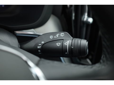 Volvo XC60 2.0 T6 Plug-in hybrid AWD Plus Bright | Leer | Pano-dak | 360 camera | ACC | Blis | H&K Audio |