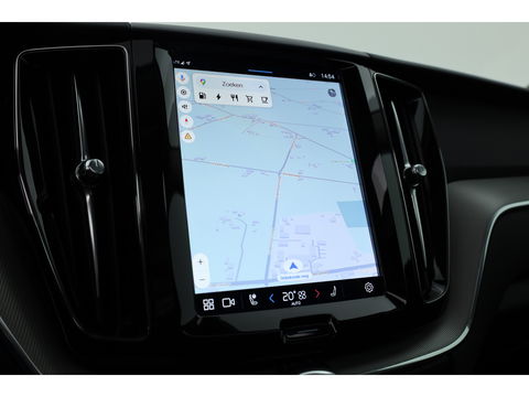 Volvo XC60 2.0 T6 Plug-in hybrid AWD Plus Bright | Leer | Pano-dak | 360 camera | ACC | Blis | H&K Audio |