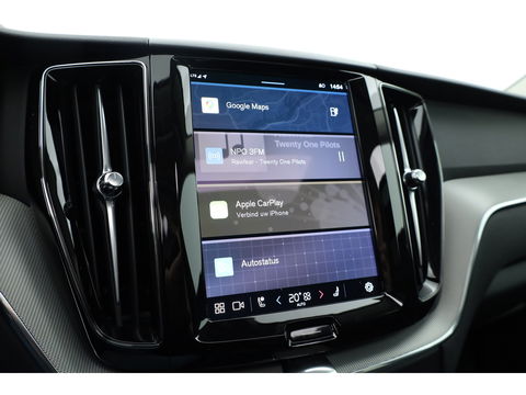 Volvo XC60 2.0 T6 Plug-in hybrid AWD Plus Bright | Leer | Pano-dak | 360 camera | ACC | Blis | H&K Audio |