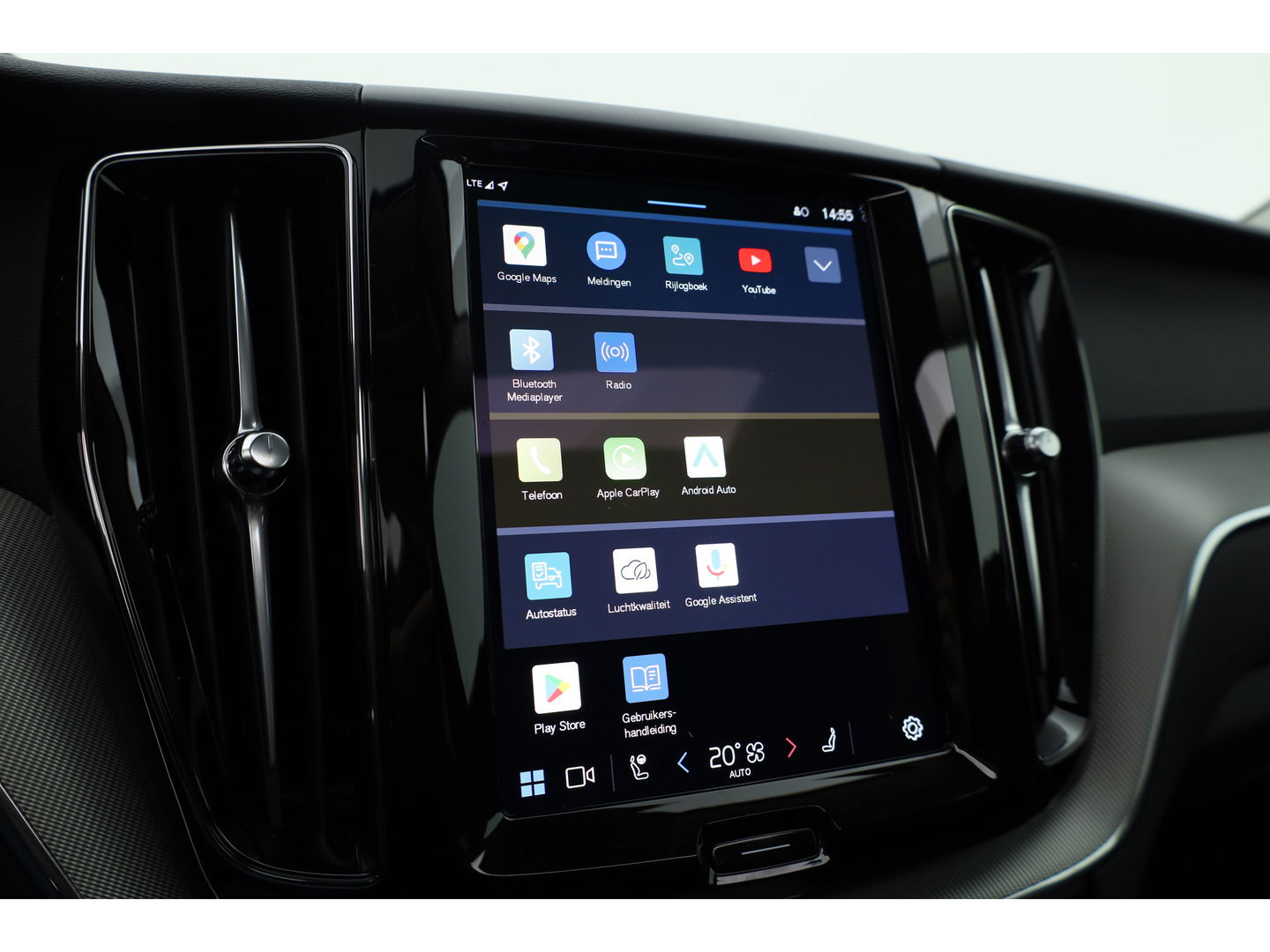 Volvo XC60 2.0 T6 Plug-in hybrid AWD Plus Bright | Leer | Pano-dak | 360 camera | ACC | Blis | H&K Audio |