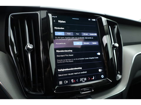 Volvo XC60 2.0 T6 Plug-in hybrid AWD Plus Bright | Leer | Pano-dak | 360 camera | ACC | Blis | H&K Audio |