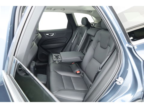 Volvo XC60 2.0 T6 Plug-in hybrid AWD Plus Bright | Leer | Pano-dak | 360 camera | ACC | Blis | H&K Audio |