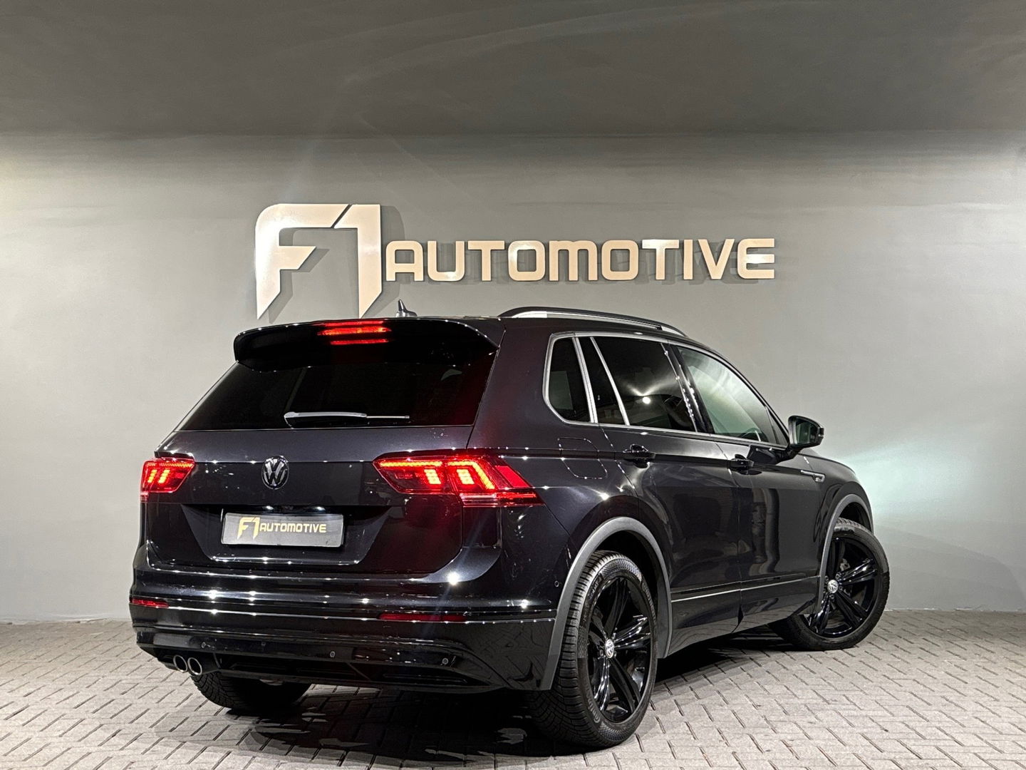 Volkswagen Tiguan 1.5 TSI ACT R Line ACC|Keyless|Camera|NAP