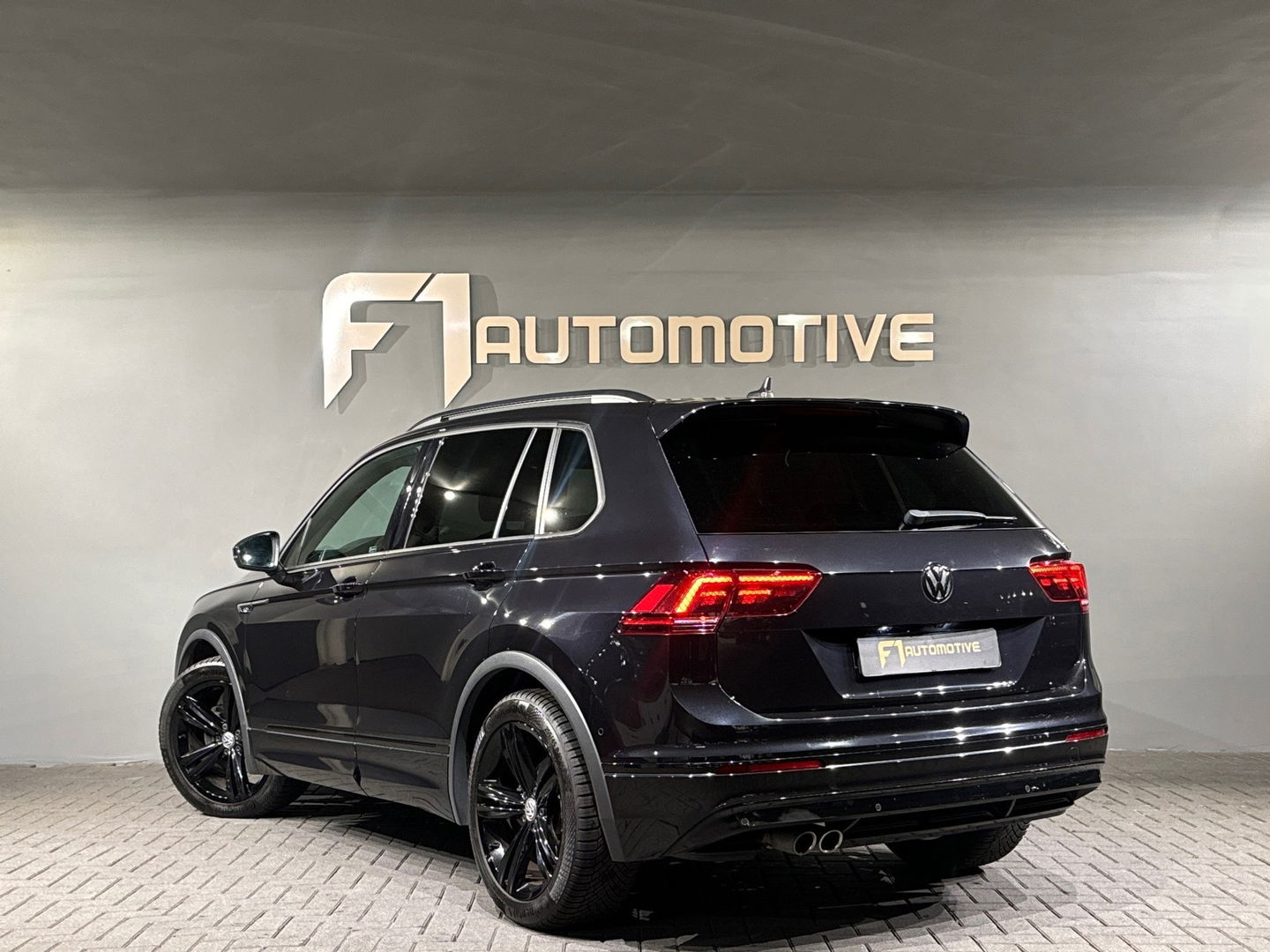 Volkswagen Tiguan 1.5 TSI ACT R Line ACC|Keyless|Camera|NAP