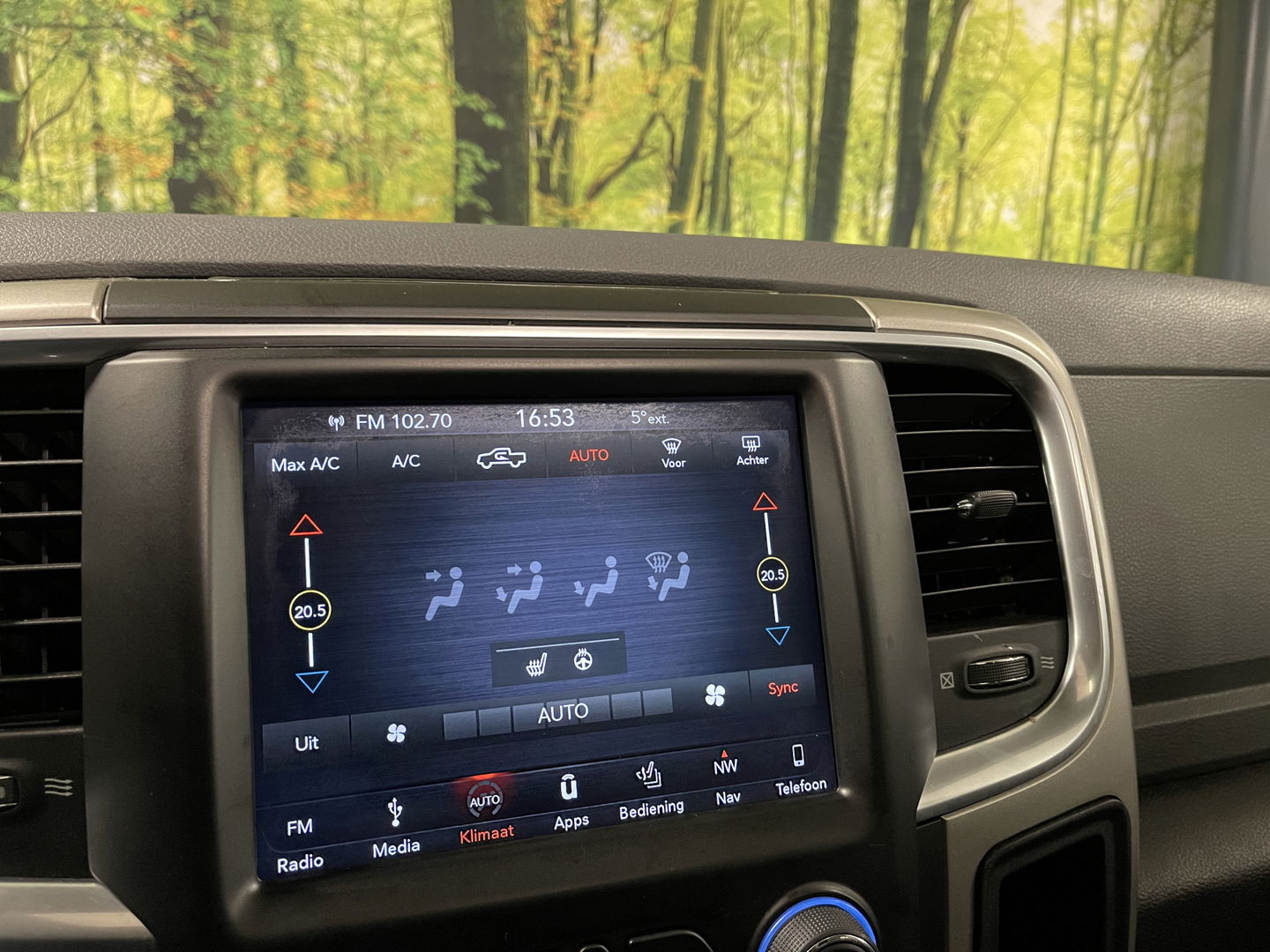 Dodge Ram 1500 5.7 V8 Quad Cab 6'4 Classic | Origineel Nederlands | Apple Carplay | Android Auto | Panorama dak | Airconditioning | Cruise Control |