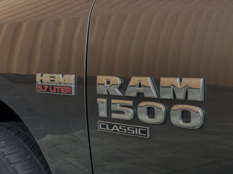 Dodge Ram 1500 5.7 V8 Quad Cab 6'4 Classic | Origineel Nederlands | Apple Carplay | Android Auto | Panorama dak | Airconditioning | Cruise Control |