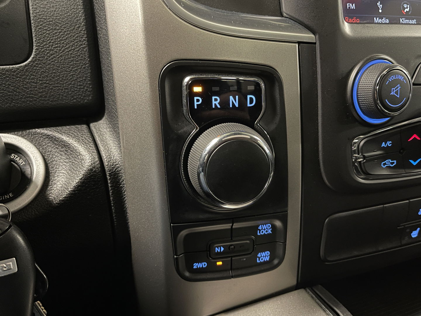 Dodge Ram 1500 5.7 V8 Quad Cab 6'4 Classic | Origineel Nederlands | Apple Carplay | Android Auto | Panorama dak | Airconditioning | Cruise Control |