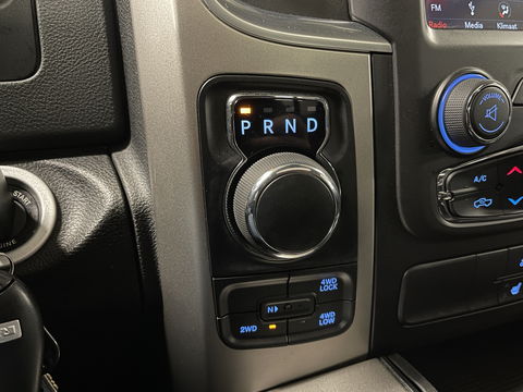 Dodge Ram 1500 5.7 V8 Quad Cab 6'4 Classic | Origineel Nederlands | Apple Carplay | Android Auto | Panorama dak | Airconditioning | Cruise Control |