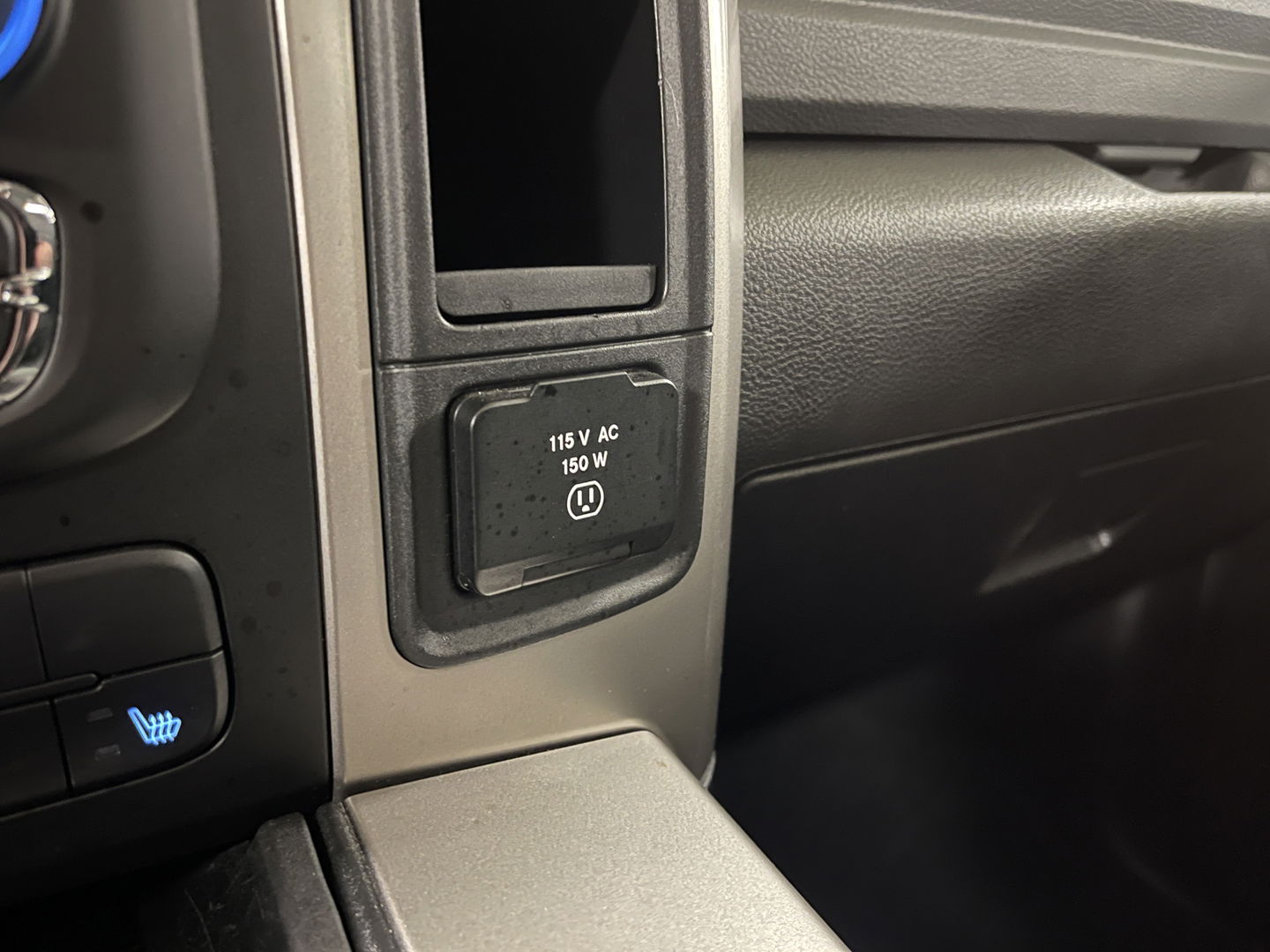 Dodge Ram 1500 5.7 V8 Quad Cab 6'4 Classic | Origineel Nederlands | Apple Carplay | Android Auto | Panorama dak | Airconditioning | Cruise Control |