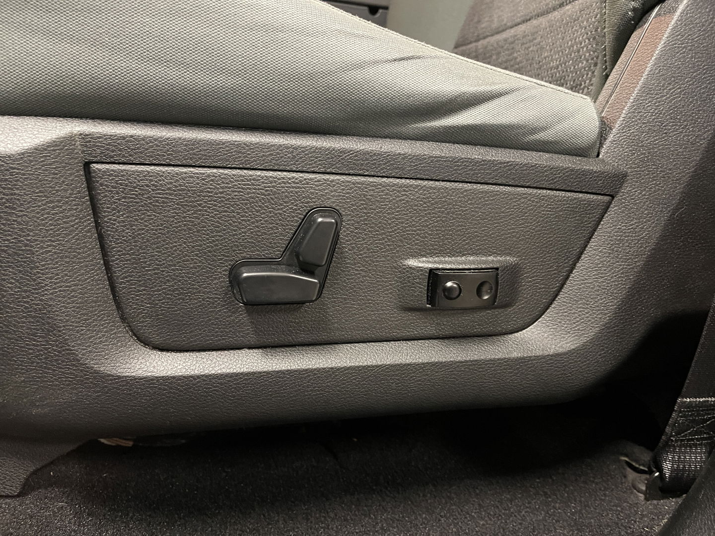 Dodge Ram 1500 5.7 V8 Quad Cab 6'4 Classic | Origineel Nederlands | Apple Carplay | Android Auto | Panorama dak | Airconditioning | Cruise Control |