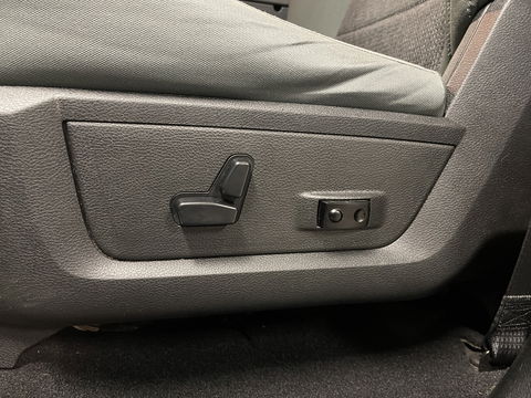 Dodge Ram 1500 5.7 V8 Quad Cab 6'4 Classic | Origineel Nederlands | Apple Carplay | Android Auto | Panorama dak | Airconditioning | Cruise Control |