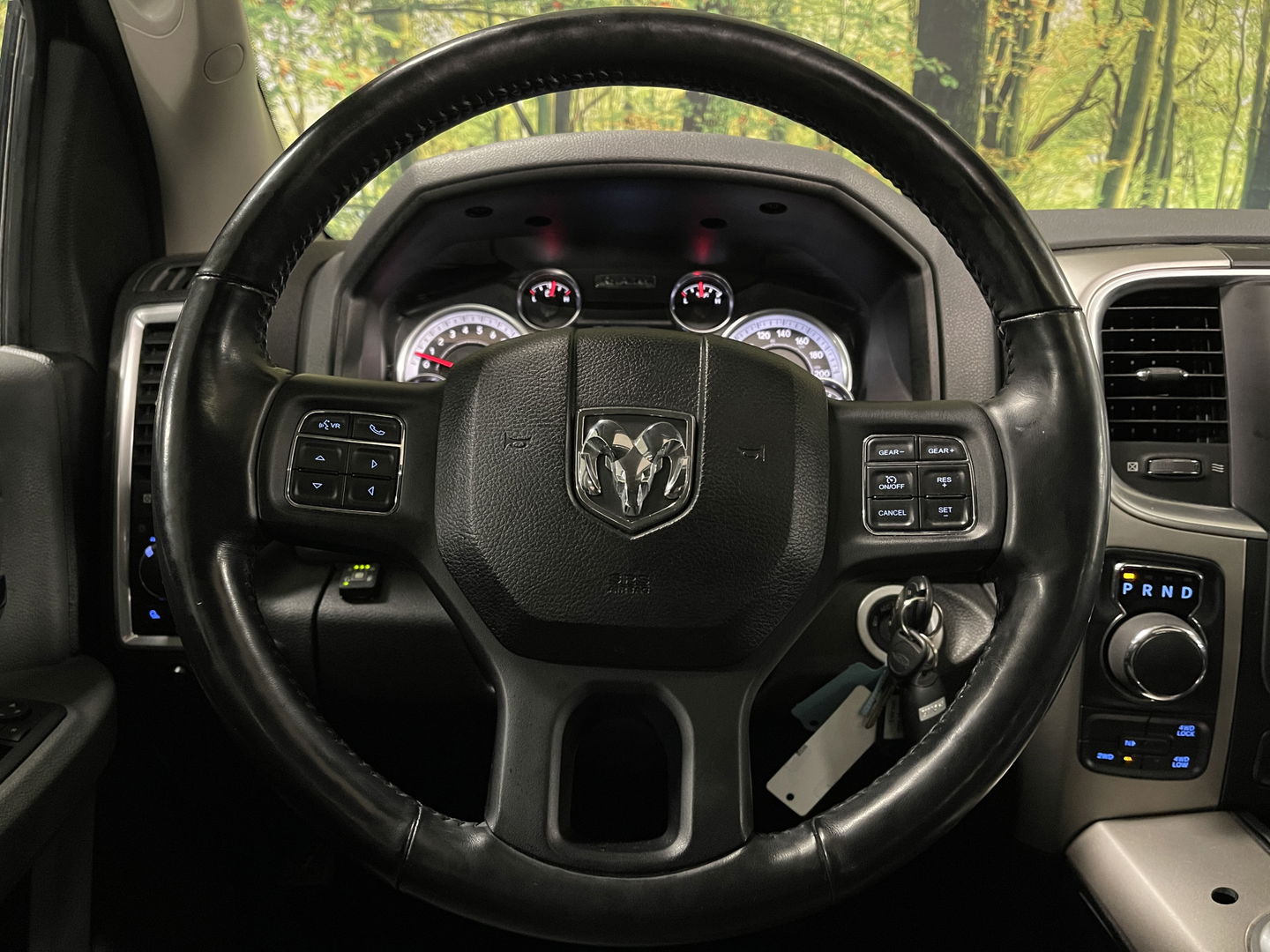 Dodge Ram 1500 5.7 V8 Quad Cab 6'4 Classic | Origineel Nederlands | Apple Carplay | Android Auto | Panorama dak | Airconditioning | Cruise Control |