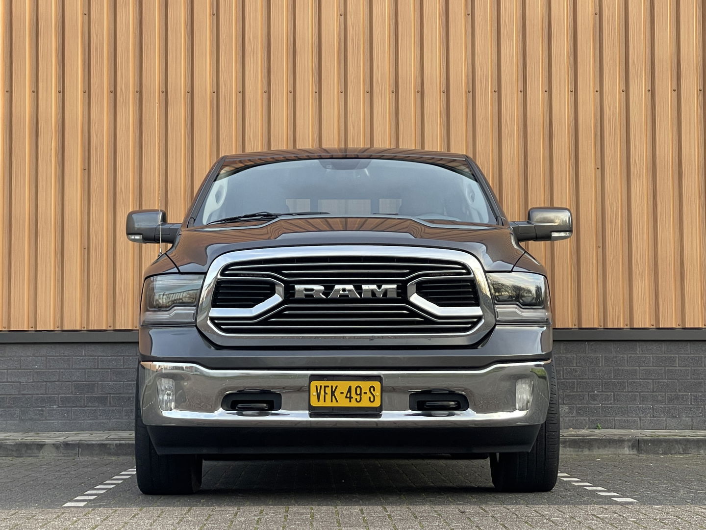 Dodge Ram 1500 5.7 V8 Quad Cab 6'4 Classic | Origineel Nederlands | Apple Carplay | Android Auto | Panorama dak | Airconditioning | Cruise Control |