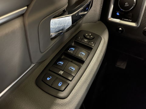 Dodge Ram 1500 5.7 V8 Quad Cab 6'4 Classic | Origineel Nederlands | Apple Carplay | Android Auto | Panorama dak | Airconditioning | Cruise Control |