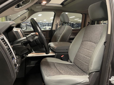 Dodge Ram 1500 5.7 V8 Quad Cab 6'4 Classic | Origineel Nederlands | Apple Carplay | Android Auto | Panorama dak | Airconditioning | Cruise Control |