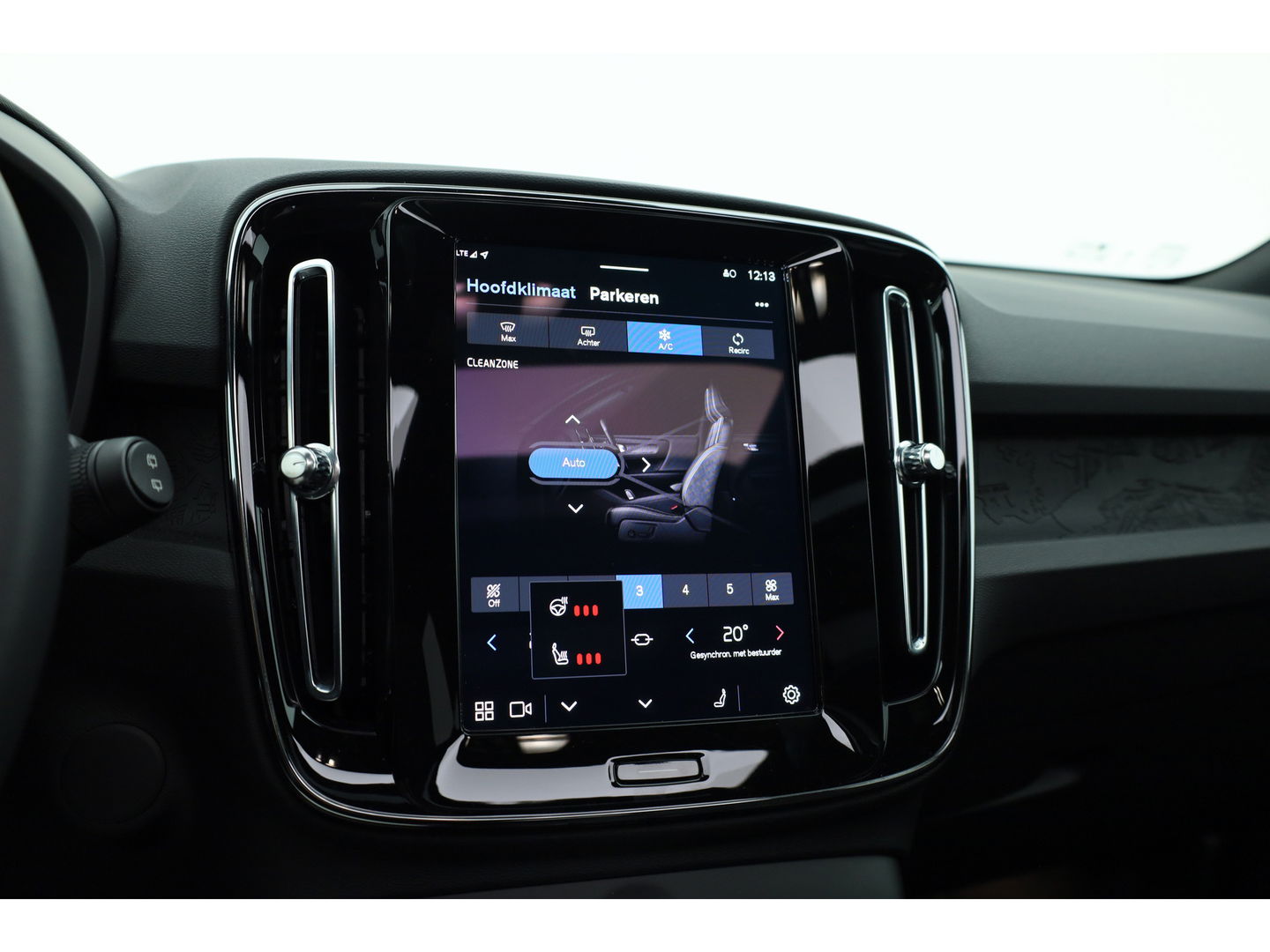 Volvo XC40 Recharge Twin Ultimate 82 kWh | 536 km WLTP |  Pano-dak | H&K Audio | 360 camera | Elek. Stoelen |