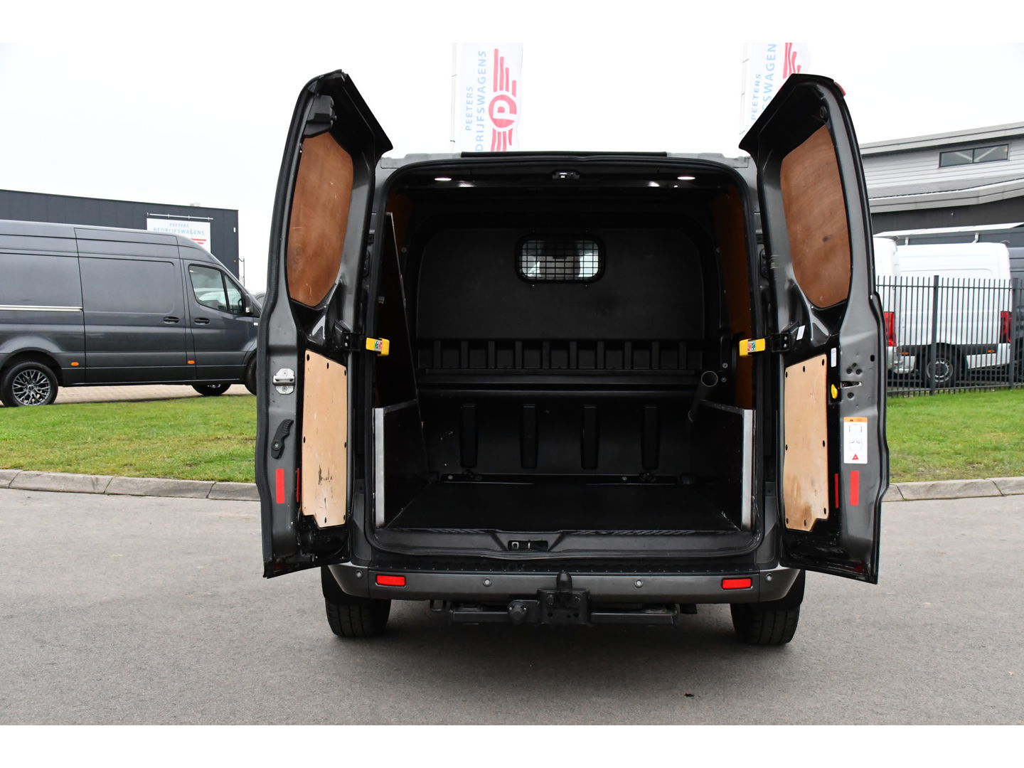 Ford Transit Custom 320 2.0 TDCI L2H1 Limited DC Cruise, Camera, Carplay, 170pk, Automaat, 2 x Schuifdeur, Sensoren, Led, Stoelverwarming, Uniek!