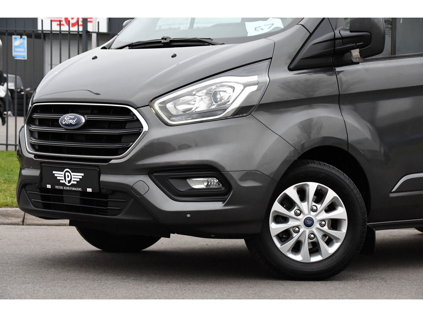 Ford Transit Custom 320 2.0 TDCI L2H1 Limited DC Cruise, Camera, Carplay, 170pk, Automaat, 2 x Schuifdeur, Sensoren, Led, Stoelverwarming, Uniek!