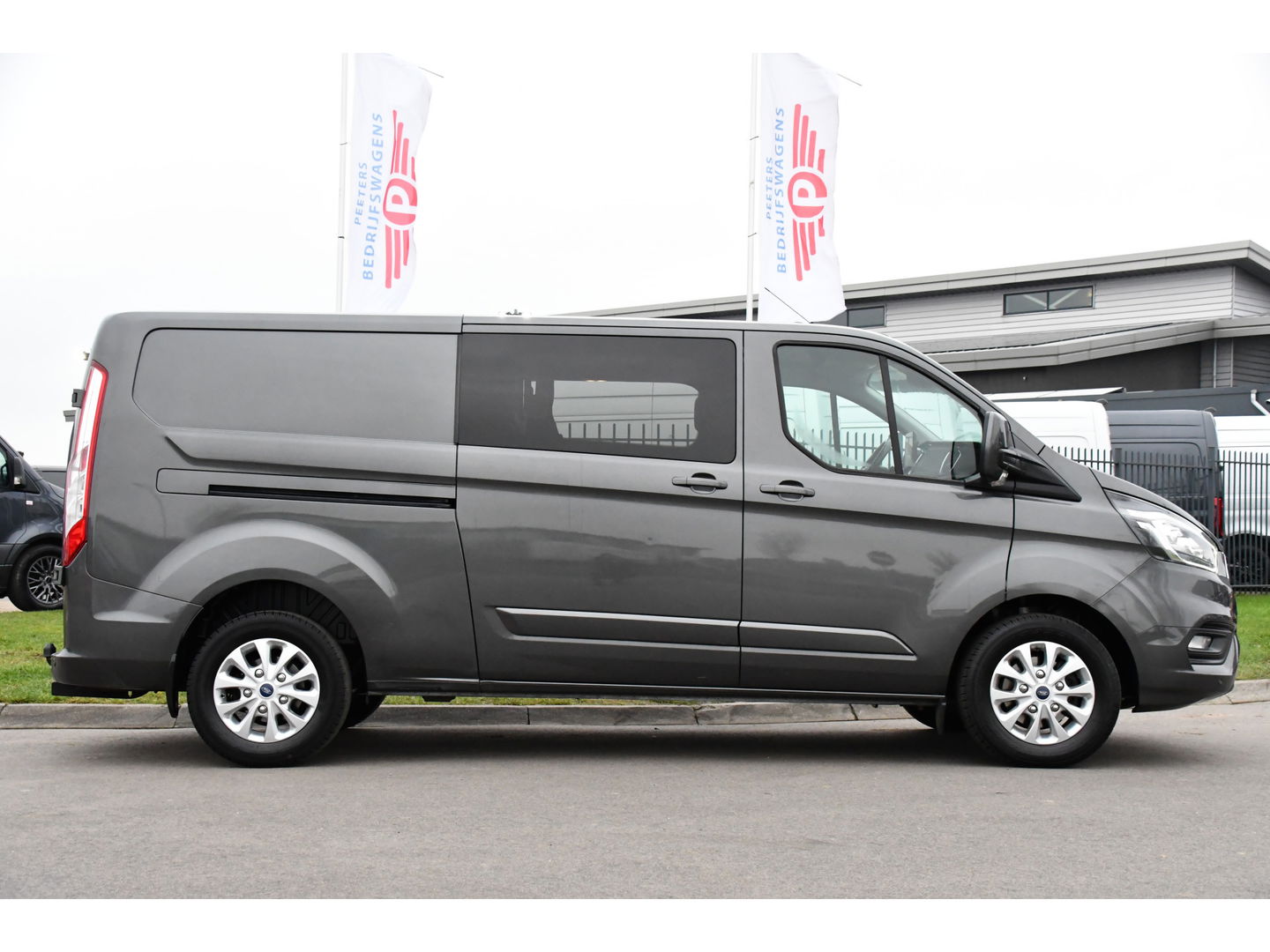 Ford Transit Custom 320 2.0 TDCI L2H1 Limited DC Cruise, Camera, Carplay, 170pk, Automaat, 2 x Schuifdeur, Sensoren, Led, Stoelverwarming, Uniek!