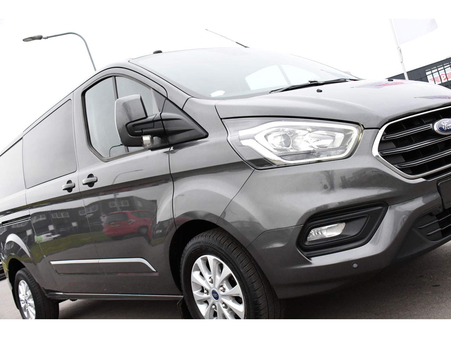 Ford Transit Custom 320 2.0 TDCI L2H1 Limited DC Cruise, Camera, Carplay, 170pk, Automaat, 2 x Schuifdeur, Sensoren, Led, Stoelverwarming, Uniek!