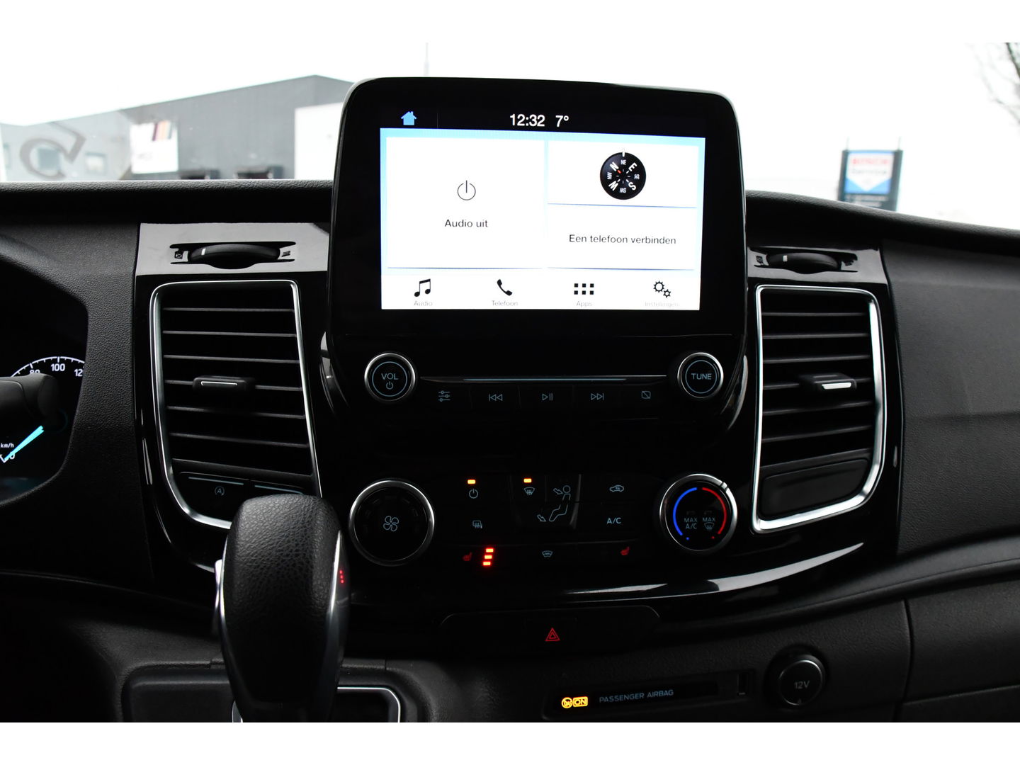 Ford Transit Custom 320 2.0 TDCI L2H1 Limited DC Cruise, Camera, Carplay, 170pk, Automaat, 2 x Schuifdeur, Sensoren, Led, Stoelverwarming, Uniek!